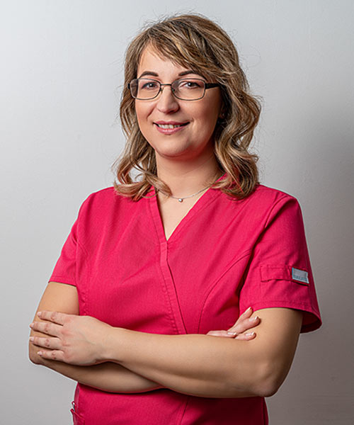 Dr Jaromi Eva